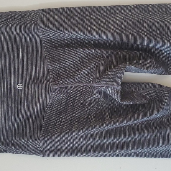 SOLD Sz 8 Lululemon 28" Align Pant Leggings. EUC. - Picture 7 of 8